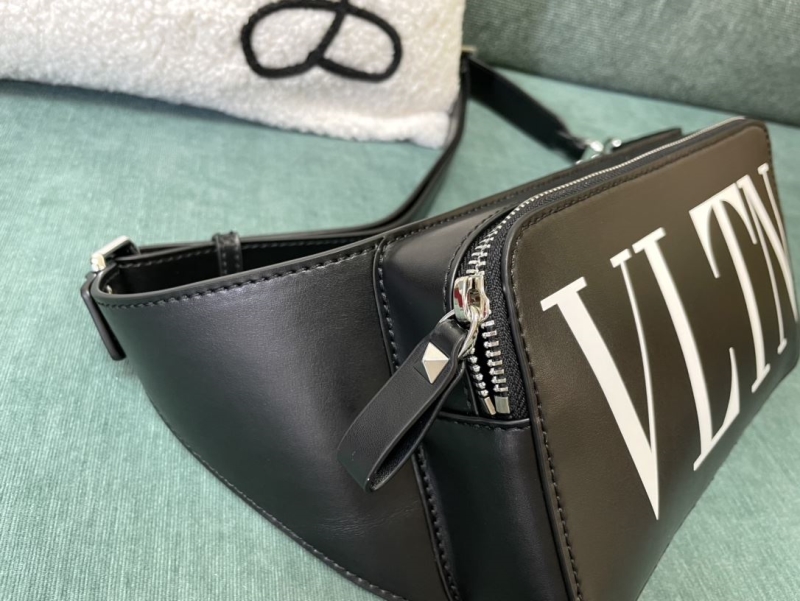 Va1e*ntin0 satchel bag